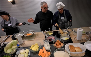 «Главное всех вкусно накормить»: в Красноярске прошла «Битва коков» Енисейского речного пароходства