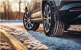 В ГАИ рассказали, когда красноярским водителям «переобувать» машины