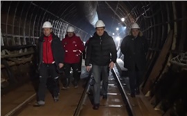 До завершения тоннеля метро между Высотной к Копылова осталось пройти 140 метров (видео)