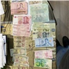 19-летний москвич по указанию аферистов похитил деньги и украшения из квартиры в Красноярске (видео)