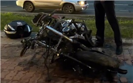Байкер погиб в ДТП с автоледи в Красноярске (видео) 