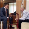 Губернатор Красноярского края навестил 100-летнего ветерана в День окончания Второй мировой (видео)