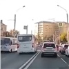 В Красноярске водителя автобуса № 9 накажут за опасный обгон по встречке (видео)