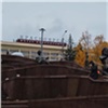 На красноярской Театральной площади установили скульптуры «Реки Сибири» (видео)