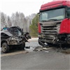 Водитель легковушки погиб в ДТП с большегрузом в Емельяновском округе 