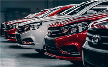 От новой Camry до «Гранты»: какую машину можно было купить за миллион рублей в 2006, 2016 и 2026 году