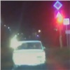 На юге Красноярского края во время полицейской погони автопьяница врезался в забор (видео)