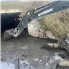 В Николаевке расчистили водоотводный тоннель перед весенними паводками