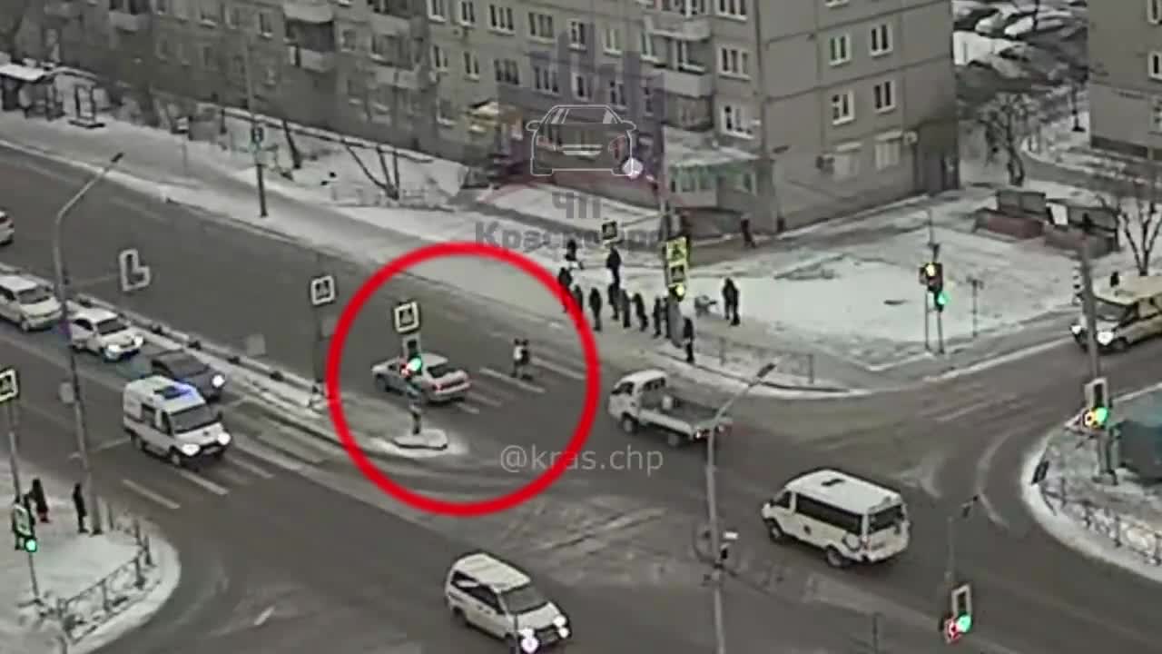 В Красноярске за три дня в дорожных авариях пострадали трое детей-пешеходов...