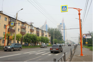 Знаки «Пешеходный переход» на дорогах Красноярска теперь будут располагаться и над проезжей частью