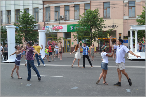 На выходных на проспекте Мира в Красноярске прошла генеральная репетиция пролога карнавального шествия
