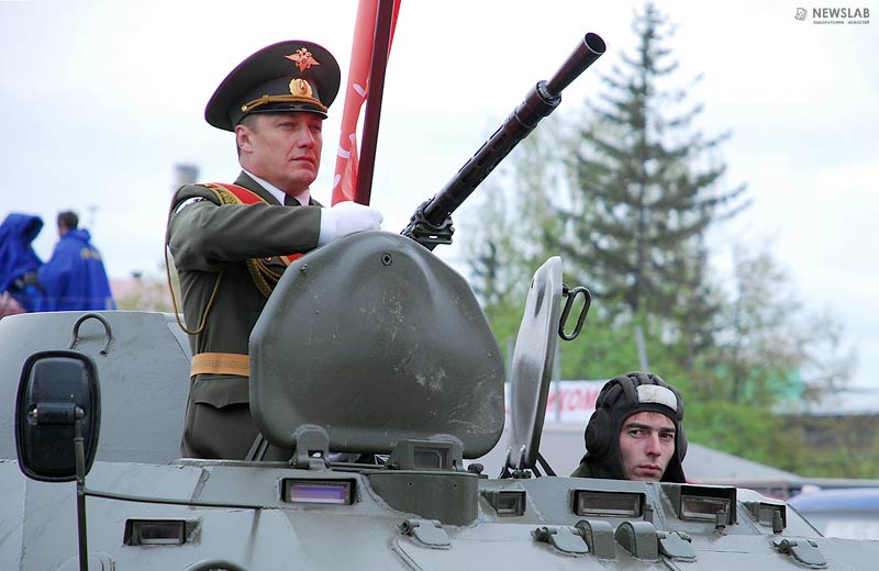 Праздник рода войск сегодня. Солдаты разных войск.