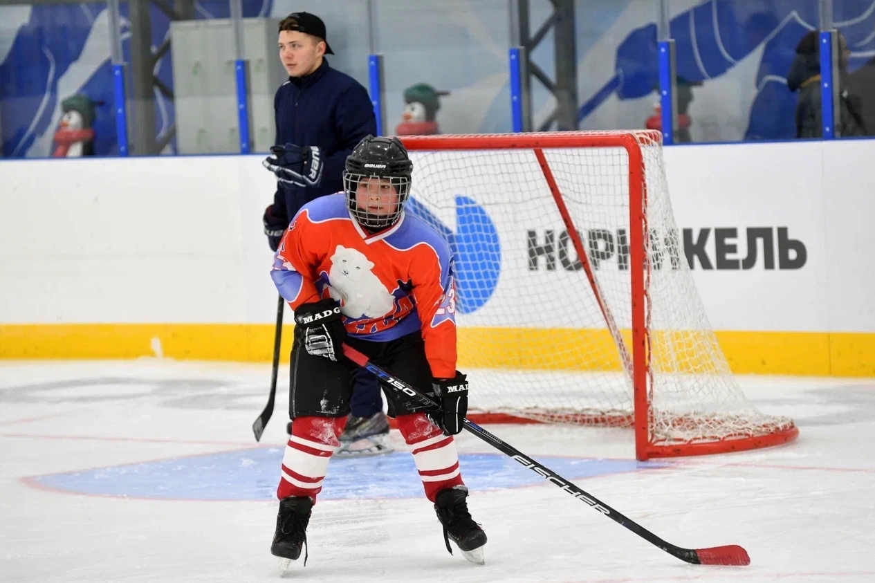 Ледовая арена «Айсберг» в Талнахе